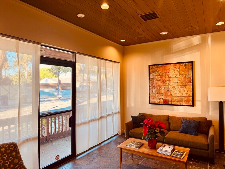 More Photos Of 6050 Seahawk St, Ventura Office For Lease