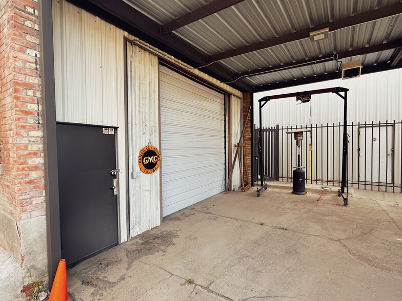 More Photos Of 140 N Cotton St, El Paso Warehouse For Lease