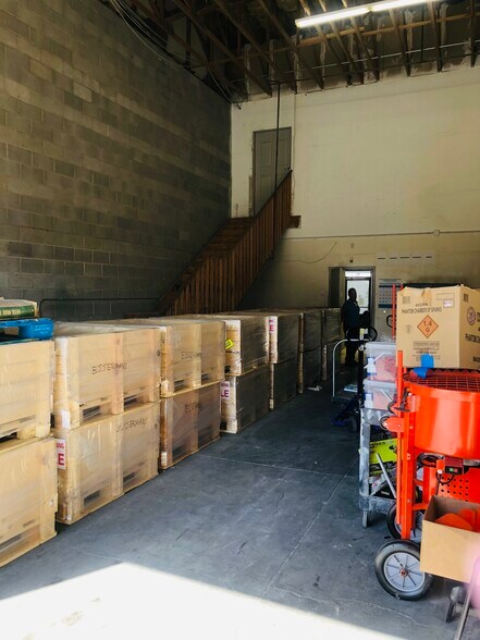 More Photos Of 4655 Quality Ct, Las Vegas Light Manufacturing For Lease
