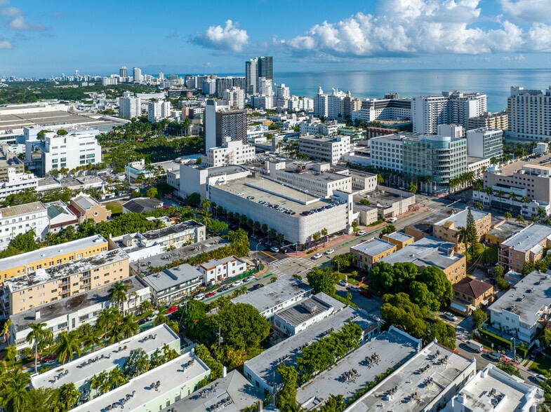 More Photos Of 420 Lincoln Rd, Miami Beach Loft Creative Space For Lease