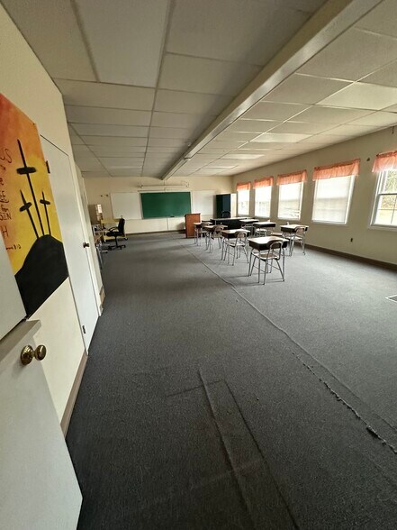 More Photos Of 37 Rollstone Ave, West Sayville Religious Facility For Lease