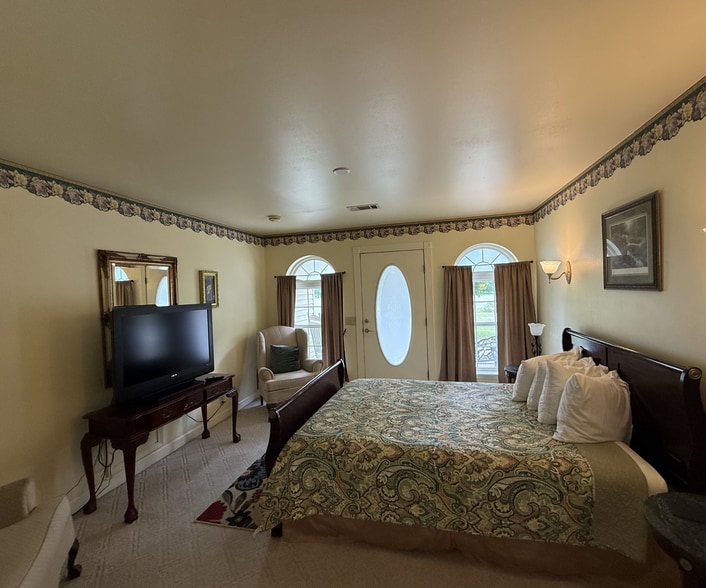 More Photos Of 3144 Riverbend Rd, Heber Springs Hotel For Sale