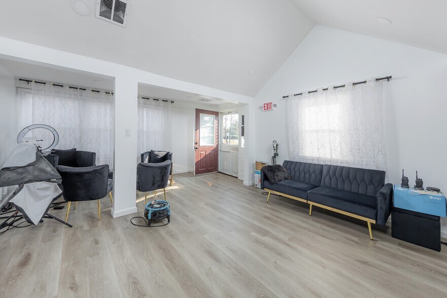 More Photos Of 2453 Delsea Dr, Franklinville Office For Sale