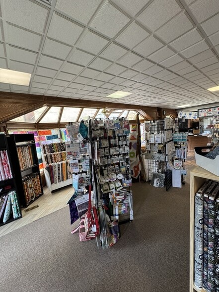 More Photos Of 1122-1128 Eureka Rd, Wyandotte Storefront Retail Office For Sale