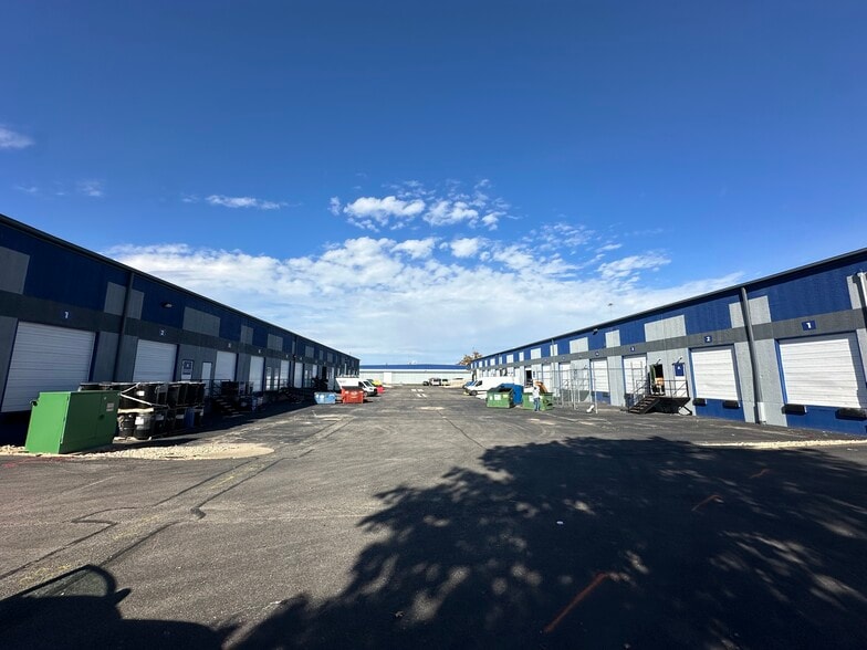 More Photos Of 3700 Parkway Ln, Hilliard Warehouse For Lease