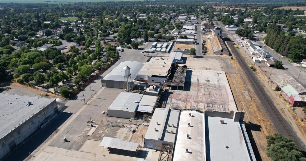 More Photos Of 99 Kentucky Street, Gridley Warehouse For Lease