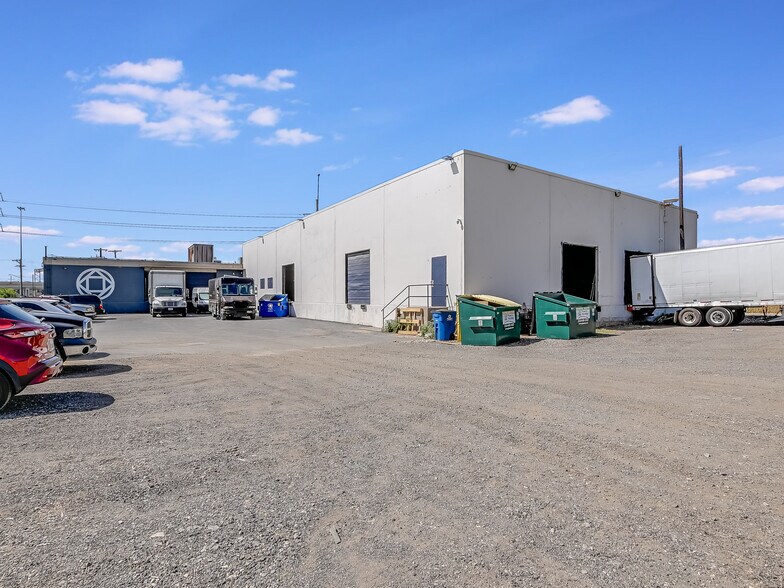 More Photos Of 414 Vera Cruz, San Antonio Warehouse For Lease