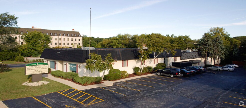 More Photos Of 13000 W Bluemound Rd, Elm Grove Medical For Lease