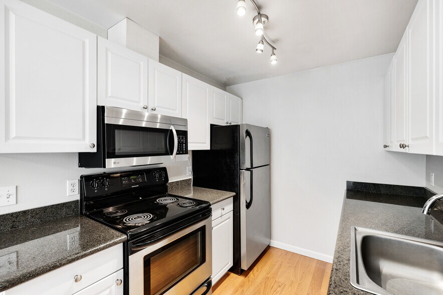 More Photos Of 1146 N 91st St, Seattle Apartments For Sale