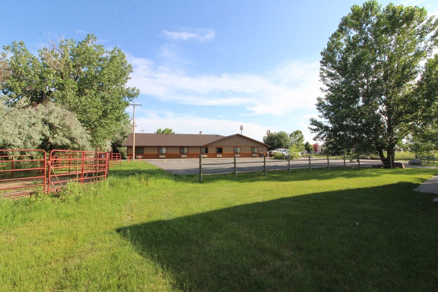 More Photos Of 201 14th St W, Hardin Hotel For Sale