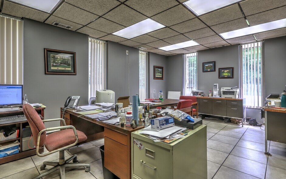 More Photos Of 15 Container Dr, Terryville Manufacturing For Sale