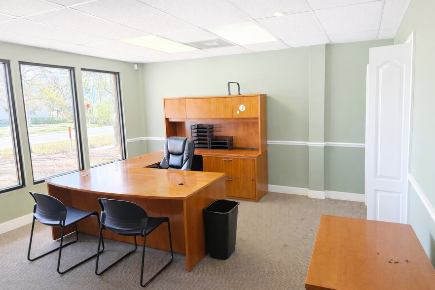 More Photos Of 3970 Dow Rd, Melbourne Light Manufacturing For Lease