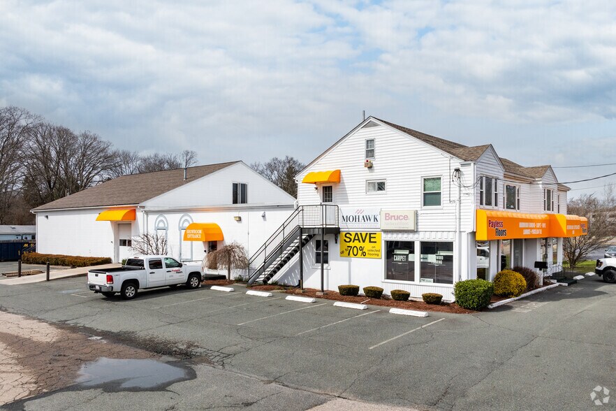 More Photos Of 805 S Washington St, North Attleboro Showroom For Sale