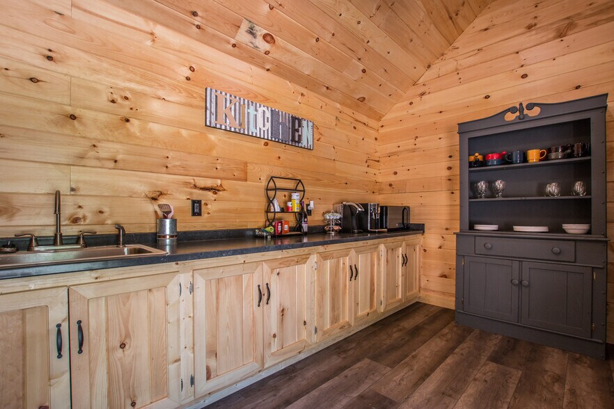 More Photos Of 21405 Parks Mill Rd, Abingdon Lodge Meeting Hall For Sale