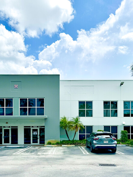 Primary Photo Of 7855 NW 46th St, Doral Warehouse For Lease