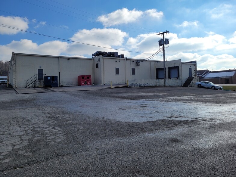 More Photos Of 508 Ruritan Rd, Harriman Supermarket For Sale