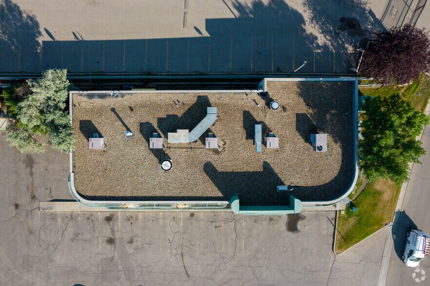 More Photos Of 255 28th St SE, Calgary General Retail For Sale