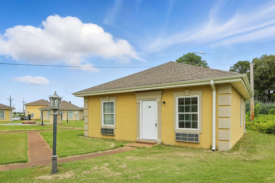 More Photos Of 4325 Casino Center Dr, Robinsonville Apartments For Sale