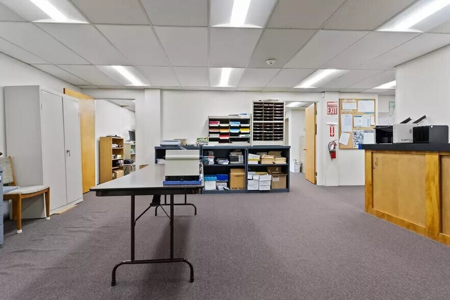 More Photos Of 587 Spring St, Westbrook Office For Sale