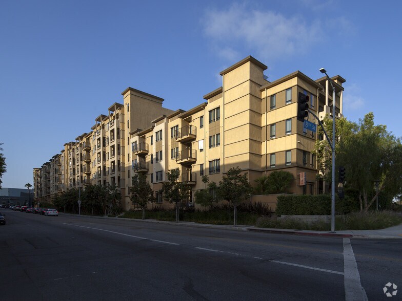 More Photos Of 5600 Wilshire Blvd, Los Angeles Apartments For Lease