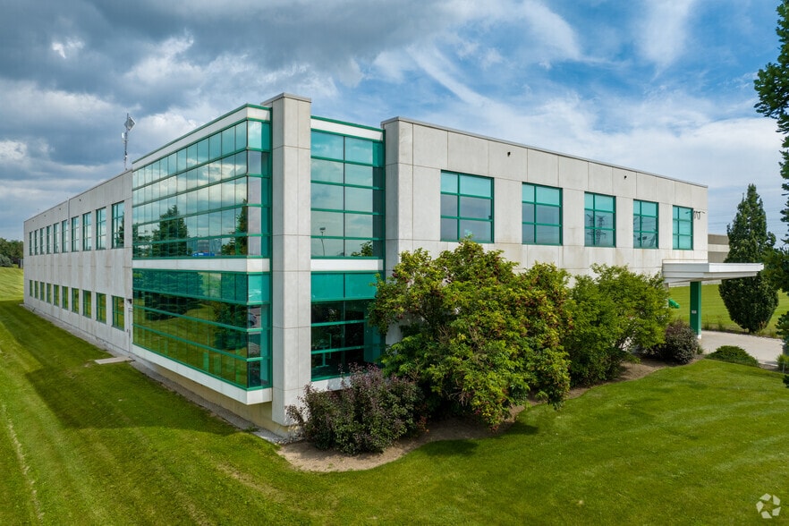 Primary Photo Of 200 Aviva Park Dr, Vaughan Distribution For Lease