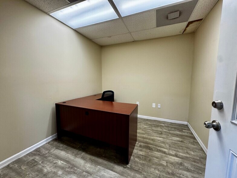 More Photos Of 1131 Shine Ave, Myrtle Beach Warehouse For Lease
