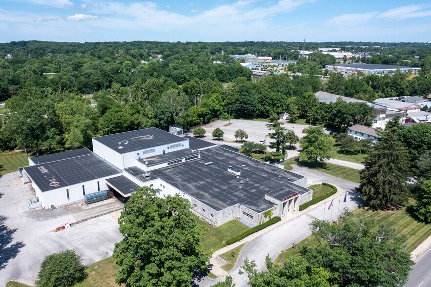More Photos Of 1900 S Walnut St, Bloomington Manufacturing For Sale