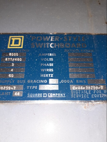 More Photos Of 20 Industrial Pl, Middletown Manufacturing For Lease