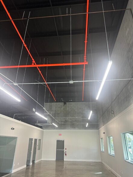 More Photos Of 161 Commerce Rd, Boynton Beach Warehouse For Sale