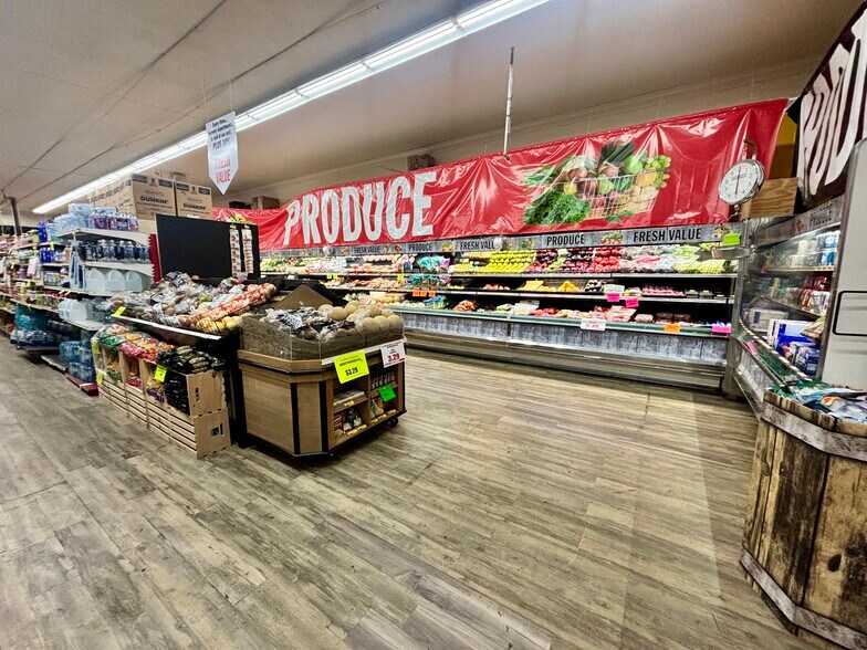 More Photos Of 601 Main St, Oxford Supermarket For Sale