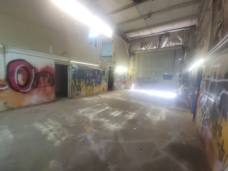 More Photos Of 1470 W Uzona Ave, Hildale Manufacturing For Lease