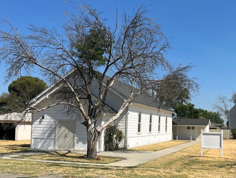 More Photos Of 3210 W Henson St, Riverdale Religious Facility For Lease