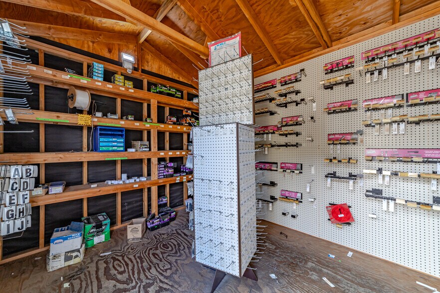 More Photos Of 55 Myers Ave, Myers Flat Manufacturing For Sale