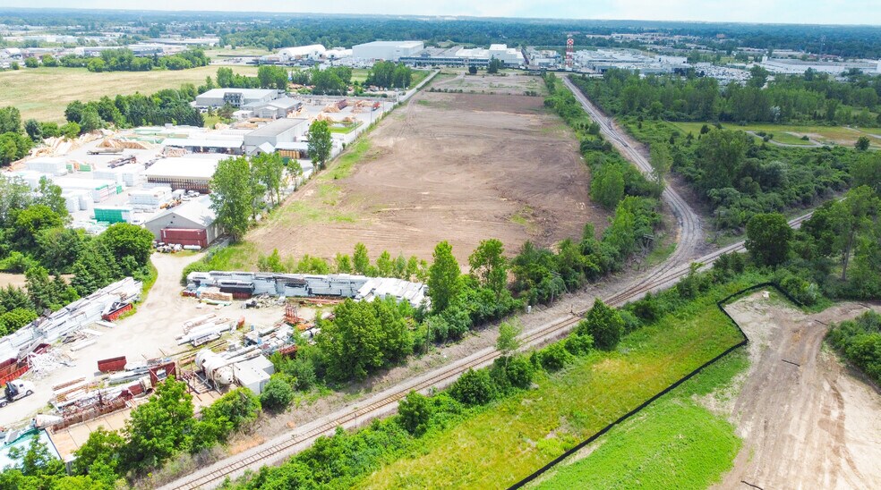 Primary Photo Of 2010 Oxford St E, London Land For Lease