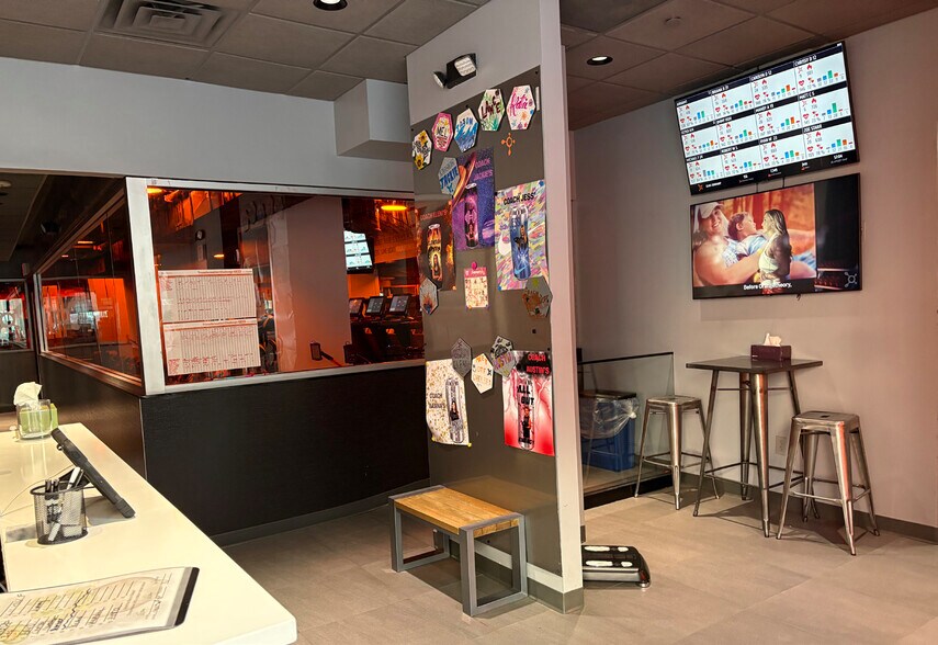 More Photos Of 124 W 23rd St, New York Apartments For Lease