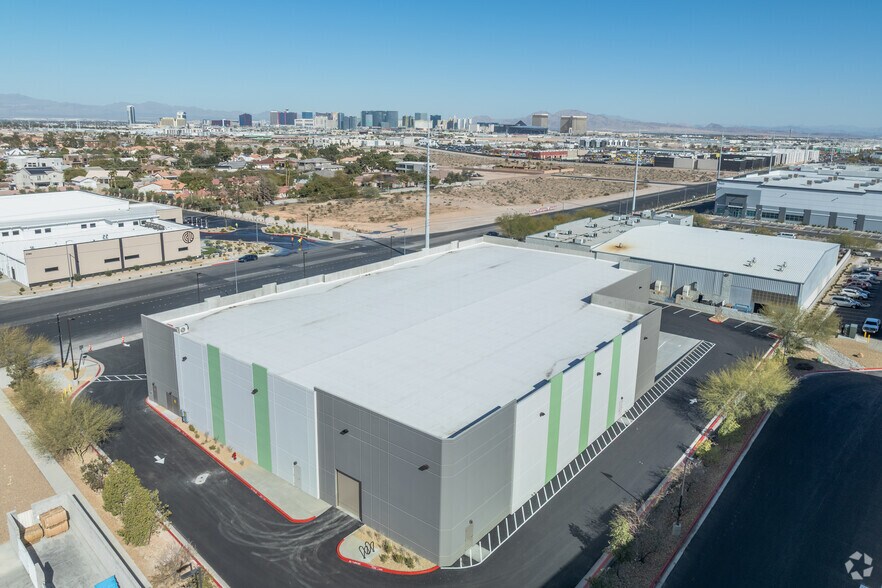 More Photos Of 5765 W Sunset Rd, Las Vegas Distribution For Sale