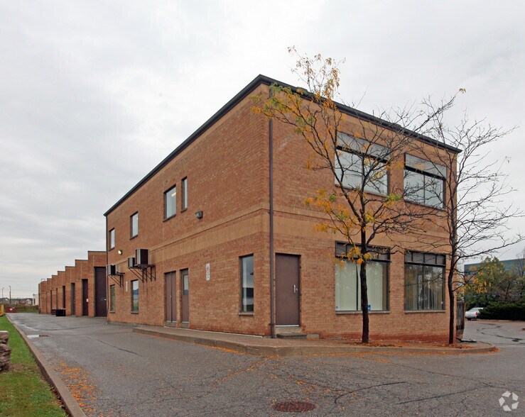 More Photos Of 117 Ringwood Dr, Whitchurch-Stouffville Coworking Space