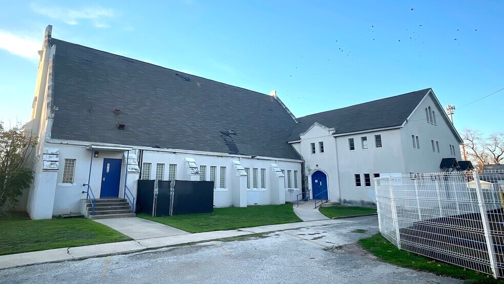 More Photos Of 507 E Mayfield Blvd, San Antonio Religious Facility For Sale