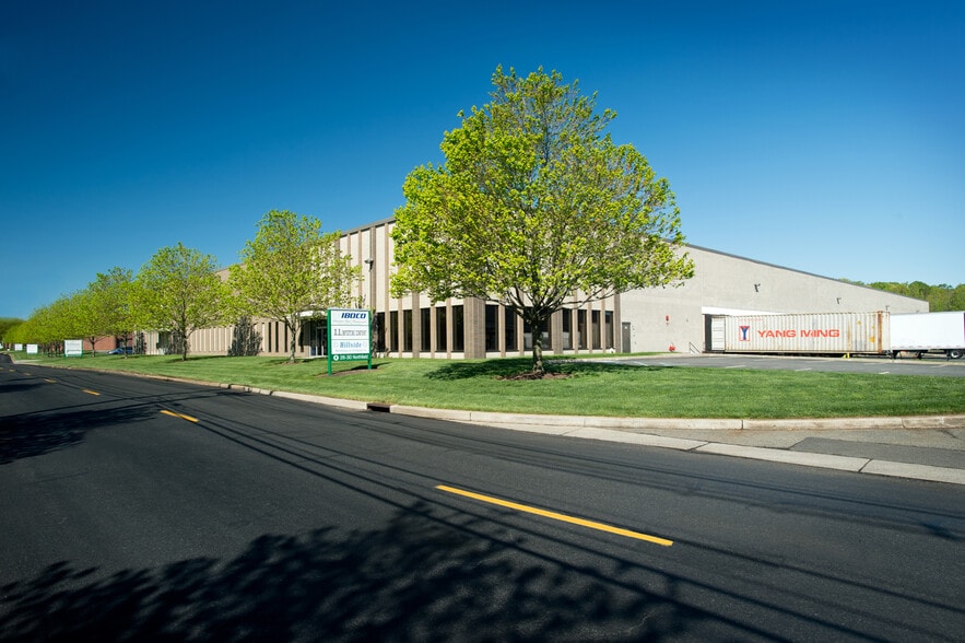 Primary Photo Of 26 Northfield Ave, Edison Warehouse For Lease