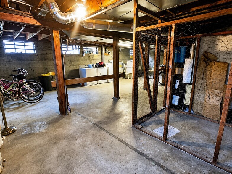 More Photos Of 7222 E Burnside St, Portland Apartments For Sale