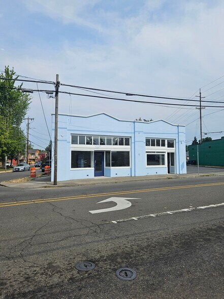 More Photos Of 1667-1671 Center St NE, Salem Storefront For Lease