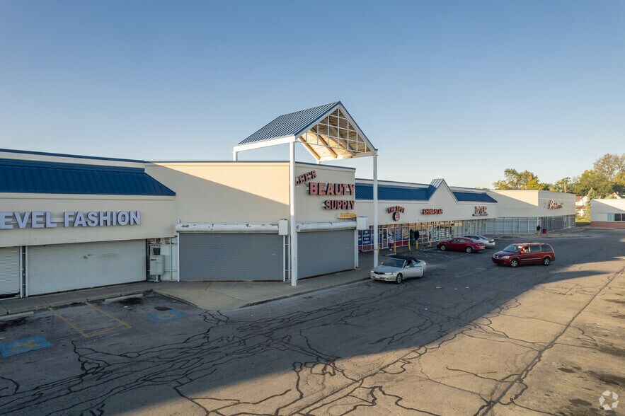 More Photos Of 551 Dorr St, Toledo Unknown For Lease