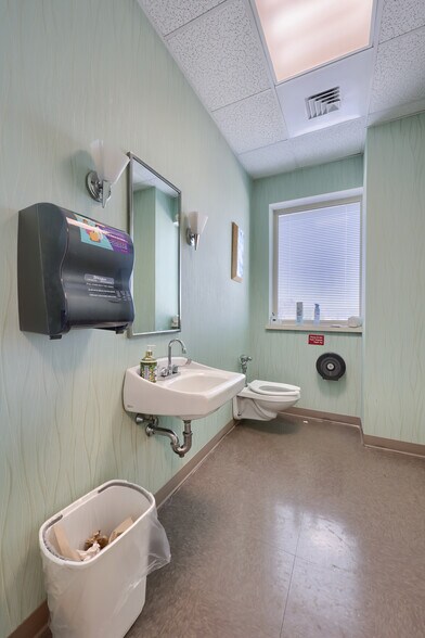 More Photos Of 4735 Ogletown Stanton Rd, Newark Office For Sale