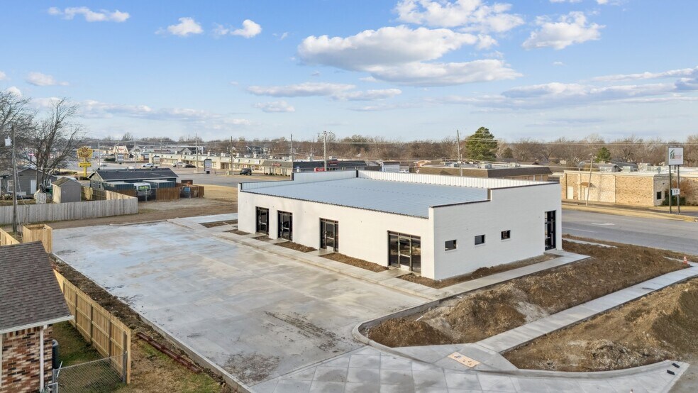 More Photos Of 527 El Paso st, Broken Arrow Office For Sale