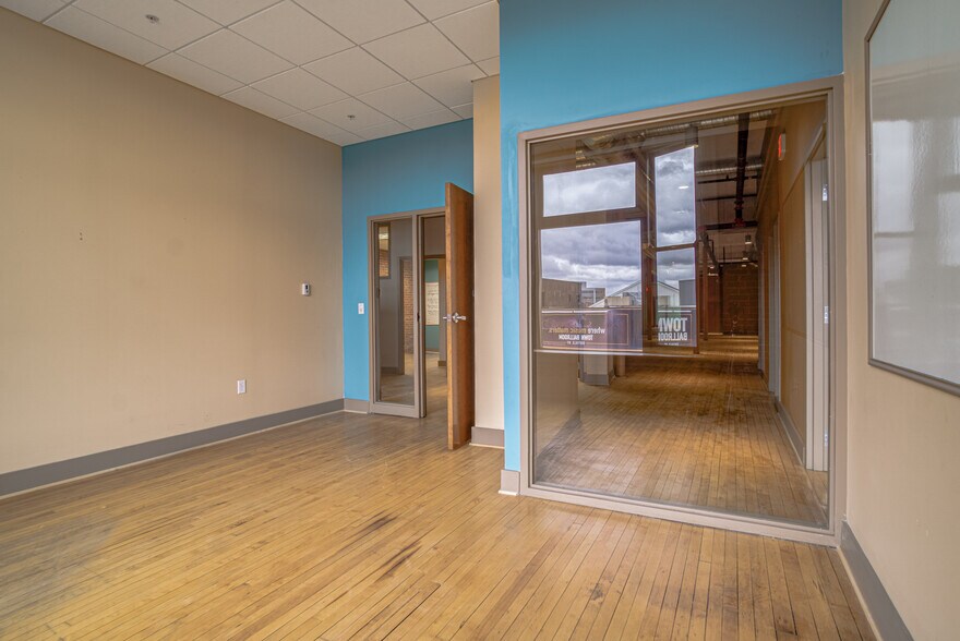 More Photos Of 686 Main St, Buffalo Loft Creative Space For Lease