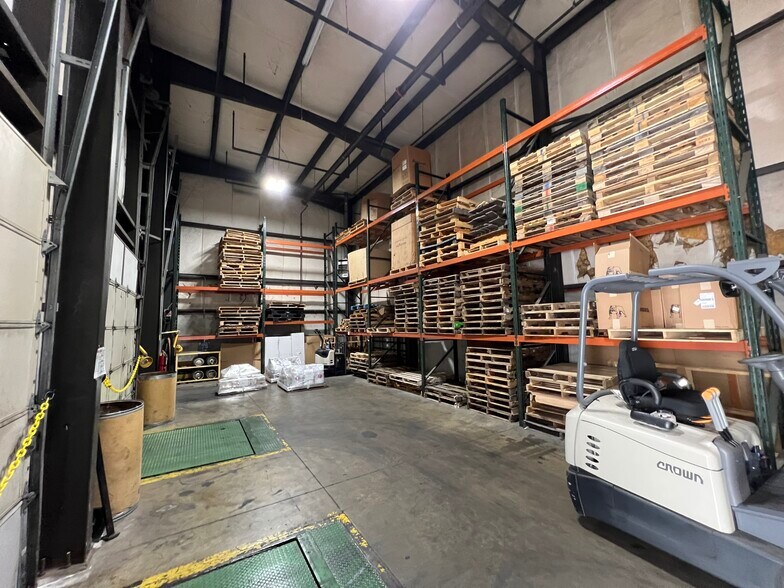 More Photos Of 1150 N Iroquois Ave, Tulsa Manufacturing For Lease