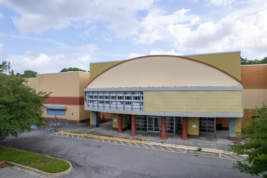 Primary Photo Of 1132 Shawnee St, Savannah Movie Theatre For Sale