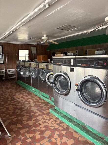 More Photos Of 1201 Magnolia St, Thomasville General Retail For Sale