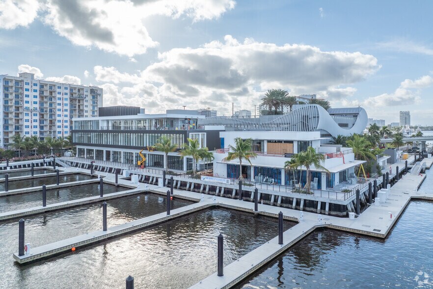 More Photos Of 151 Las Olas Cir, Fort Lauderdale Freestanding For Lease