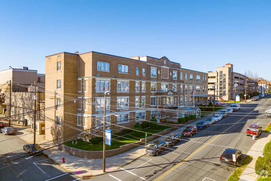 More Photos Of 206 Bergen Ave, Kearny Medical For Lease